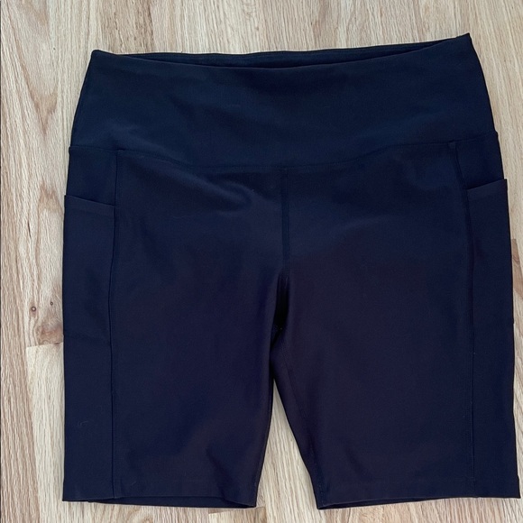 MPG Women's Midnight Black Bike Shorts - Picture 1 of 5
